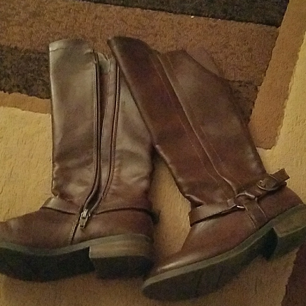 Girls boots